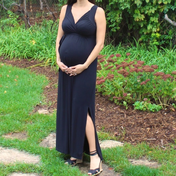 Liz Lange for Target Dresses & Skirts - Liz Lange maternity and nursing black dress XS